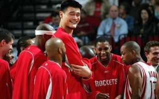2007年火箭经典对决录像回顾 重温姚麦组合辉煌时刻